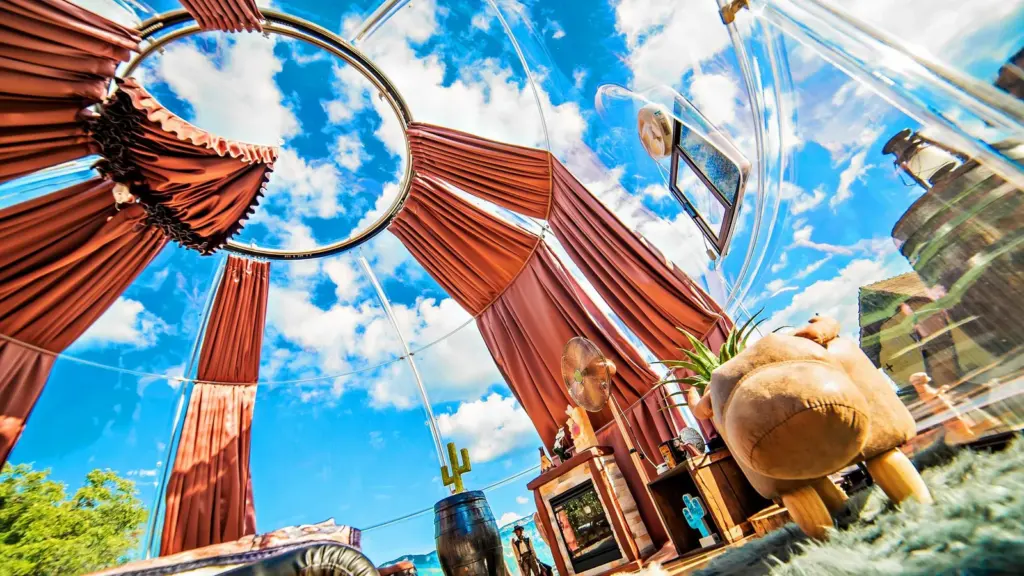 West Adventure : le ciel à travers la bulle