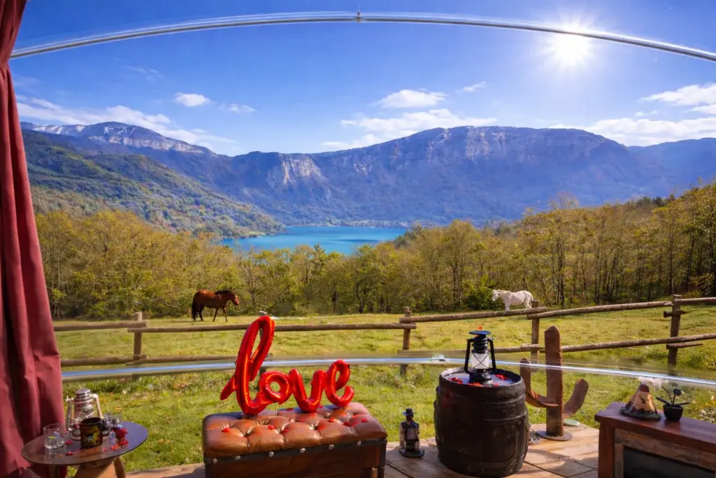 West Adventure : vue sur le lac d'Aiguebelette