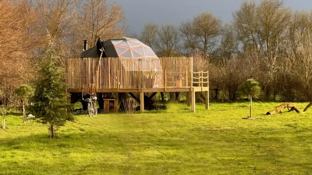 Géode Étoilée : géode étoilée sur pilotis près de la Loire